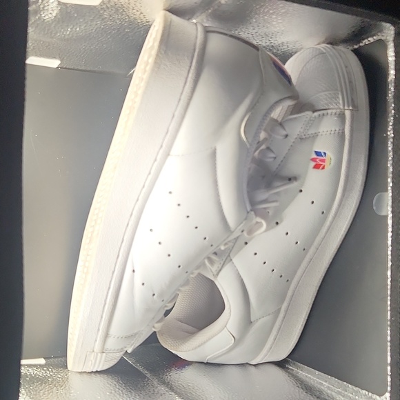 Adidas Superstar Pure J Kids sz 7 (Wmns 9) - Picture 2 of 6